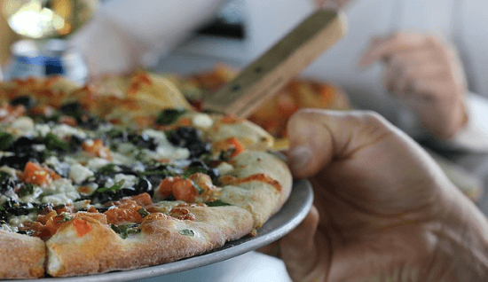 Горячая пицца в течении 30 минут Доминос Пицца Минск