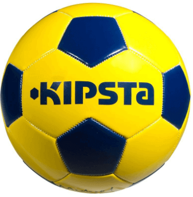 Ein Ball der Marke Kipsta