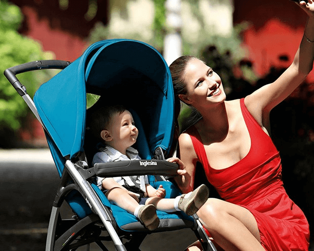 mamma con il passeggino