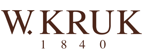 Logotyp W.KRUK na białym tle