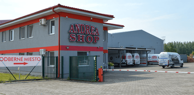 Odberné miesto obchodu v Malých Dvorníkoch